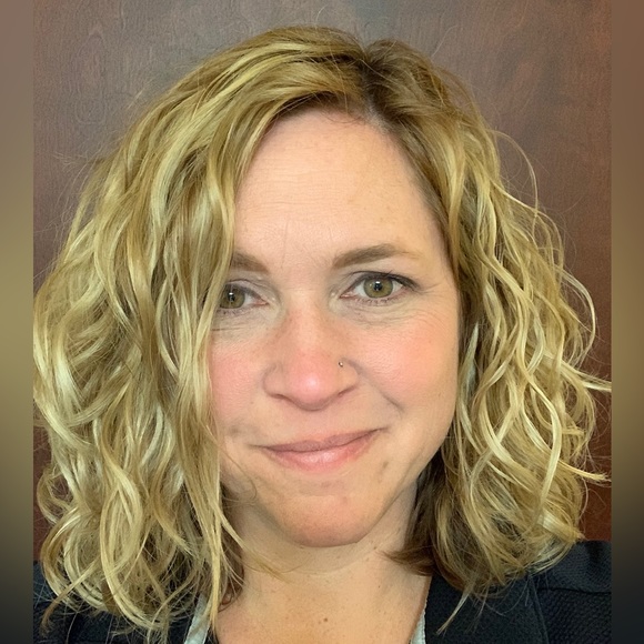 Meet your Posher, April - Picture 1 of 1